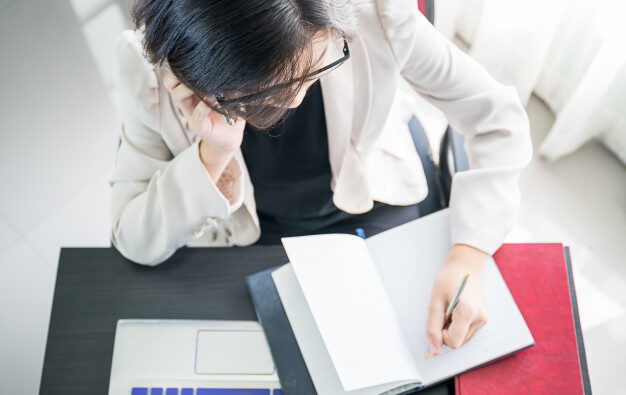 Obuwie w pracy – biurowy dress code