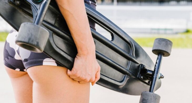 Najmodniejsze szorty streetwear na lato: przegląd trendów