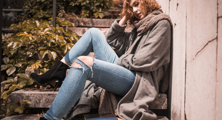 Jak nosić jeansy streetwear z innymi elementami garderoby?